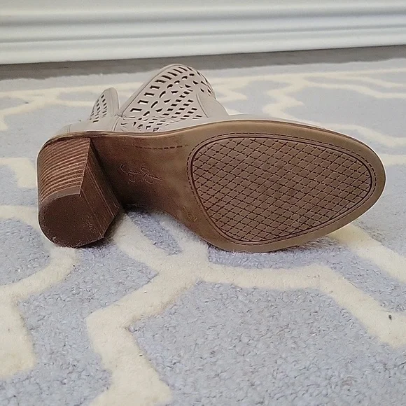 Jessica Simpson Peep Toe Shooties - Picture 10 of 12